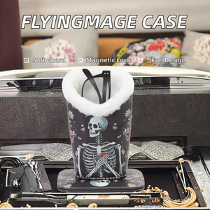 FlyingMage - Estuche y soporte para gafas de piel sintética con forro de felpa y cierre magnético, para mujeres, hombres y niños (calavera negra) - Product Image 2