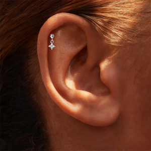 Piercing 100% Moissanite à dos plat fileté, avec motif étoile, fleur et pompon, taille Asscher, géométrique et tendance, pour cartilage d'oreille - Product Image 3