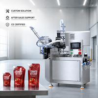 Machine de remplissage automatique de ketchup pour sachets à bec verseur et machine de bouchage pour fabricants alimentaires