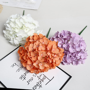 Bouquets d'hortensias artificiels Lichao, 5 têtes, fleurs en soie faites à la main, décoration de mariage, décoration de la maison, accessoires d'extérieur - Product Image 4
