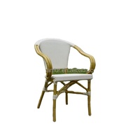 Chaises de bistrot en aluminium Teslin à l'aspect bois personnalisables pour café, restaurant, extérieur |   Plusieurs tailles disponibles