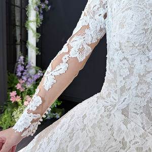 Abito da Sposa di Alta Qualità Elegante Vintage Francese in Pizzo Macramè Bianco con Taglio ad A di Lusso per la Sposa - Product Image 4