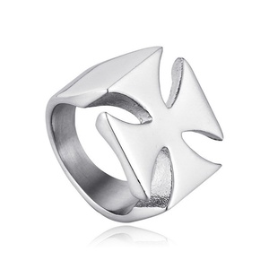 Anillo Cruzado de Acero Inoxidable para Hombre, Estilo Gótico Punk Vintage, Banda Audaz de Diseño Abierto, Acabado en Oro, Plata y Negro, Joyería de Destaque - Product Image 6