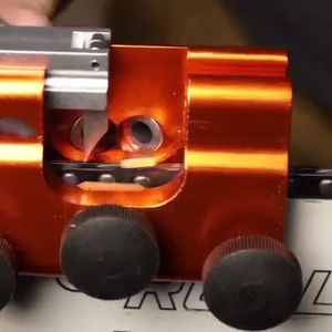 เครื่องมือพกพาสำหรับใช้ในบ้าน เครื่องบดโซ่แบบมือถือ พร้อมคลิปหนีบโซ่ - Product Image 2