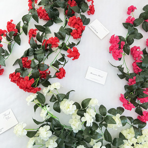 Guirlande de fleurs en soie faites à la main, rouge, rose, blanche, pour décoration murale, mariage, maison, 2 m de long - Product Image 1