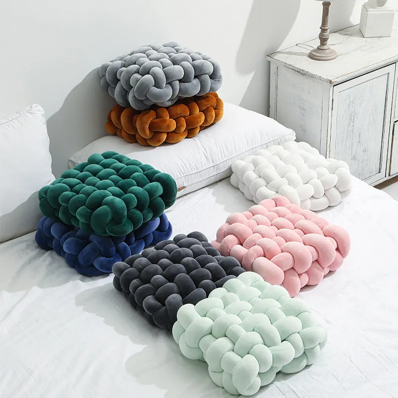 Fabricante de travesseiros e almofadas decorativas quadradas feitos à mão por atacado, design de nó sólido macio para sala de estar