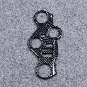 Cubierta Superior de Fibra de Carbono para la Triple Abrazadera de Yamaha YZF-R1 2020-2025 - Product Image 3