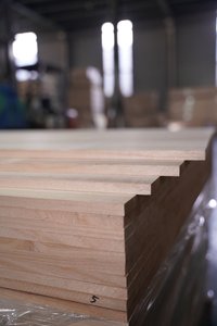 <span class=keywords><strong>Precio</strong></span> de fábrica al por mayor de tablas de madera natural de paulownia, tablero/panel de paulownia con cantos encolados - Product Image 4