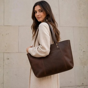 Bolso de Mano de Cuero para Mujer de Alta Calidad, Diseño Artesanal y Estilo Moderno y Elegante, Disponible a un Precio Accesible - Product Image 5