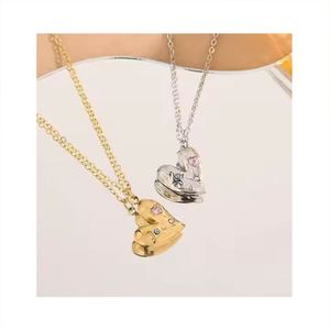 N514 Nuova Collana di Moda in Acciaio Inossidabile con Zirconi Colorati, Lusso Leggero, Cuore Invertito 18K - Product Image 1