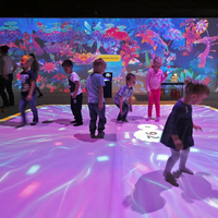 Jeu de Projection Interactif Éducatif 3x2m 35 Jeux Mur de Projection Magique Sol Terrain de Jeu