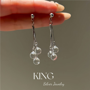 Boucles d'oreilles pendantes KING en argent sterling 925 avec cristaux blancs et pompons, bijoux pour femmes à porter au quotidien - Product Image 3