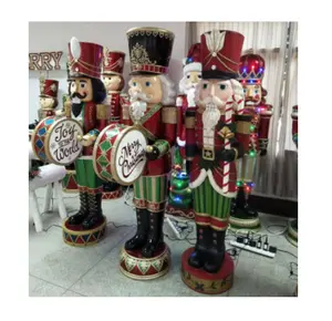 Kerajinan Resin Animasi Dekorasi Natal Luar Ruangan Lampu Bergerak 6ft Prajurit Nutcracker Natal Ukuran Hidup Resin Besar Raksasa Kerajinan Resin Animasi