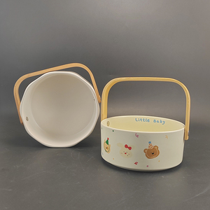 Decorazione moderna per la tavola da 5.8 pollici rotonda beige opaco cartoon che serve snack caramella pane cesto di frutta <span class=keywords><strong>in</strong></span> <span class=keywords><strong>ceramica</strong></span> con manico <span class=keywords><strong>in</strong></span> bambù - Product Image 3