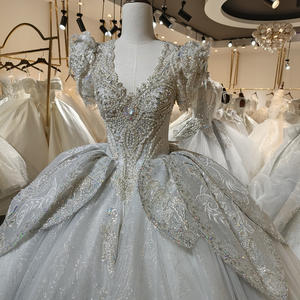 Robe de mariée chapelle 2025 avec appliques perlées, manches courtes, en dentelle, longueur ras du sol, silhouette sirène/trompette, dos nu - Product Image 2