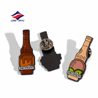Longzhiyu, fabricant depuis 20 ans, artisanat métallique direct, badges en émail doux pour boissons et bières, fabrication sur mesure, badge métallique d'identité de vignoble