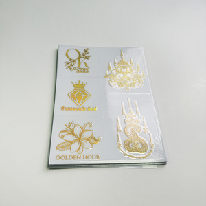 Autocollants de transfert adhésifs de logo de plaque métallique dorée personnalisés pour des étiquettes d'emballage efficaces - Product Image 5
