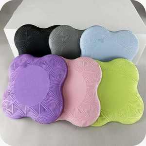 Almohadillas de Equilibrio para Yoga Antideslizantes de Color Sólido: Protector de Rodilla, Protector de Codo, Tapete de Yoga con Soporte de Espuma Suave - Product Image 4