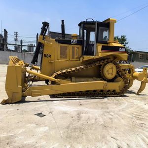 Bulldozer sur chenilles Komatsu D8R d'occasion avec moteur et pompe Cummins, garantie 1 an, très demandé en Chine - Product Image 1