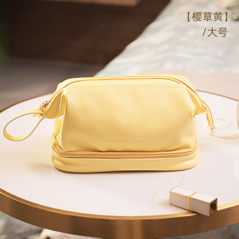 กระเป๋าเครื่องสำอางเมฆใหญ่ - สีเขียวคริสตัล