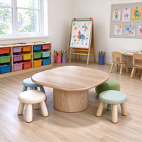 Table et chaises d'activités pour enfants en bois massif irrégulier en forme de trapèze Chiquitos, table et chaises de lecture et de jeu pour la maternelle