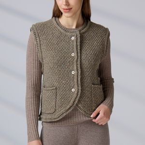 Custom Knitted Vest Autumn Crew Neck Sleeveless Pullover Sweater <b>Chunky</b> Cable <b>Knit</b> Vest - Product Image 4