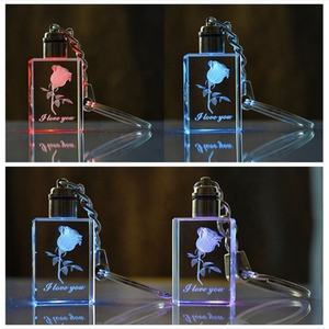 사용자 정의 로고 레이저 조각 크리스탈 키 링 새해 선물 저렴한 사용자 정의 디자인 LED 크리스탈 키 체인 - Product Image 3