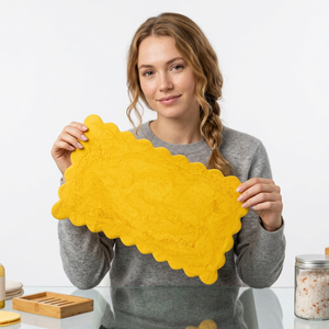 Planche à découper rectangulaire en résine de coque de riz de la collection artisanale, lavable au lave-vaisselle, pièce unique, 1,5 cm d'épaisseur, jaune avec poignée - Product Image 1
