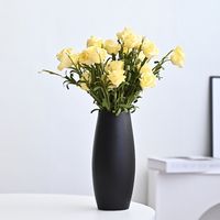 Vase de table en céramique moderne en gros avec ensemble de fleurs artificielles pour la décoration intérieure