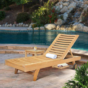 Chaise longue en teck moderne, fabriquée en bois massif et finie avec une couleur d'huile de teck naturelle pour une élégance extérieure contemporaine - Product Image 5