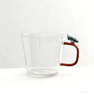 Mug en verre borosilicate transparent artisanal, fait main, avec poignée en forme de papillon, résistant à la chaleur pour les boissons chaudes/froides, utilisation à domicile et en café - Product Image 1