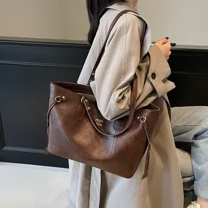 <span class=keywords><strong>Sac</strong></span> à <span class=keywords><strong>main</strong></span> en cuir PU grande capacité pour <span class=keywords><strong>femme</strong></span>, <span class=keywords><strong>sac</strong></span> fourre-tout simple en forme de croix, ouvert, tendance, couleur contrastée, polyvalent, idéal pour la plage - Product Image 3