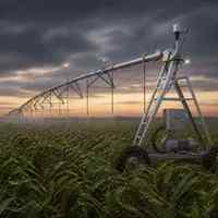 Système d'irrigation à pivot central galvanisé à chaud pour grandes surfaces agricoles, intelligent et solaire