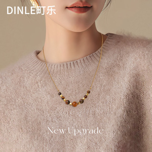 Collar de piedra de ojo de tigre Dinle, cadena de suéter en capas con forma de bola de aleación de zinc para mujer, accesorio de moda para otoño e invierno - Product Image 2