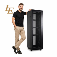 Rak Server Kabinet Jaringan Pusat Data Berdiri di Lantai dari Baja 17U 800*800mm Tersedia