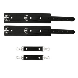 Calças de Couro Sensuais para Adultos com Algemas e Design de Cintura em PU para Casais, Brinquedos Alternativos para Flertes - Product Image 4