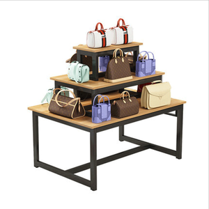 Expositor de Cosméticos Personalizado de 3 Niveles con Estructura de Acero y Madera, Expositor de Zapatos, Estante de Promoción de Ropa para Tiendas Minoristas - Product Image 1