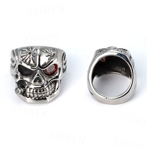 Bague gothique double couche en acier inoxydable 316 pour homme, design croix élégant, textures contrastées, esthétique masculine sombre et raffinée - Product Image 2