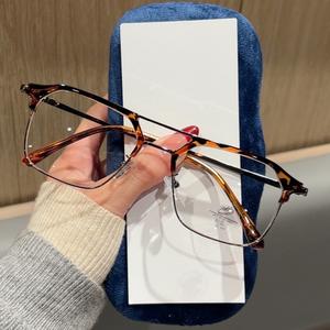 31111 Lunettes de vue pour hommes rétro à double pont, demi-monture rectangulaire, verres PC anti-UV, style professionnel, monture en titane - Product Image 2