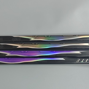 Palo de Hockey sobre Hielo JR INT SR de Alta Calidad, Varios Colores, Venta Caliente de Fábrica China, 100% Fibra de Carbono, Material Compuesto Premium - Product Image 1
