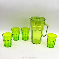 Vente en gros d'usine, pichet en plastique PS coloré sans BPA de 1800 ml avec 4 tasses gigognes pour l'eau, le thé, les jus, le lait, les boissons