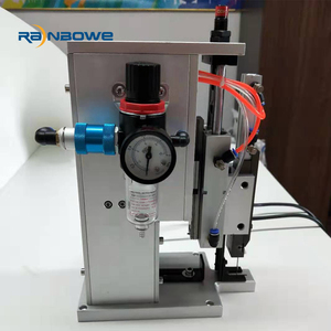 Machine à étiqueter les <span class=keywords><strong>chaussettes</strong></span> <span class=keywords><strong>pneumatique</strong></span> TM 5209 pour l'étiquetage des <span class=keywords><strong>chaussettes</strong></span> - Product Image 4