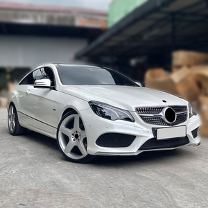 Kit de Carrocería Deportivo Edición 2016 W207 Compatible con <span class=keywords><strong>Mercedes</strong></span> Clase <span class=keywords><strong>E</strong></span> Coupé W207 2009-2013 Parachoques Delantero Difusor Trasero Faros Delanteros - Product Image 2