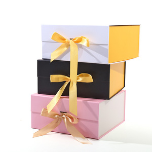 Wholesale Rigid Cardboard Flip-Top Folding <b>Gift</b> <b>Box</b> with Magnetic Closure and Ribbon for Valentine's Day - Product Image 4