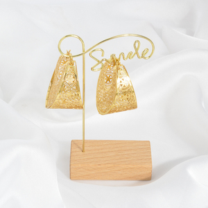 Boucles d'oreilles créoles en cuivre plaqué or de Dubaï, creuses, exquises, forme de lune, style romantique, bijoux pour femmes, respectueux de la peau - Product Image 5