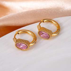 Boucles <span class=keywords><strong>d</strong></span>'oreilles créoles de style européen rétro avec émeraude et diamants, ornées de pierres carrées en zircon cubique - Product Image 5
