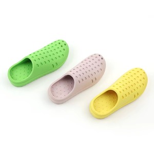 Juguete Masticable de Goma Lavable en Forma de Zapatilla, Ecológico y Seguro, para Perros Pequeños, Medianos y Grandes - Product Image 4