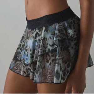 2025 nuova vendita gonne da ragazza semitrasparente in Mesh con rifiniture in pizzo minigonna in poliestere tessuto a <span class=keywords><strong>vita</strong></span> <span class=keywords><strong>bassa</strong></span> per le occasioni di svago ogni giorno <span class=keywords><strong>gonna</strong></span> - Product Image 2