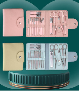 Kit professionnel de coupe-<span class=keywords><strong>ongles</strong></span> 7 pièces en acier inoxydable pour manucure, pédicure, soins des pieds, ciseaux de beauté, cure-oreilles, <span class=keywords><strong>lime</strong></span> <span class=keywords><strong>à</strong></span> <span class=keywords><strong>ongles</strong></span>, sac en PU - Product Image 5
