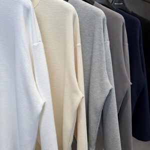 T-shirt Termica da <span class=keywords><strong>Uomo</strong></span> di Lusso in <span class=keywords><strong>Maglia</strong></span> Waffle Oversize Personalizzata a Maniche Lunghe, Stile Streetwear - Prodotto da Top T Shirts Manufacture - Product Image 4